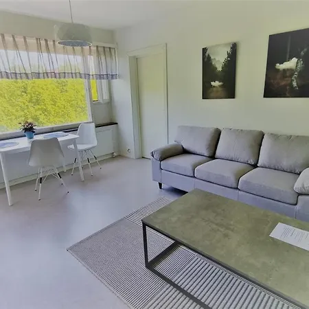 Clock 5 Apartment *